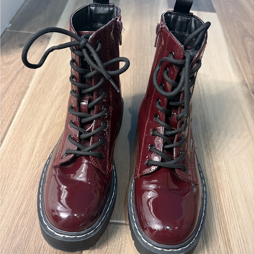 Women's Glossy Burgundy Lace-Up Boots